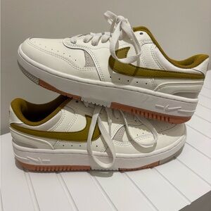 Nike Women’s Gamma Force Shoes